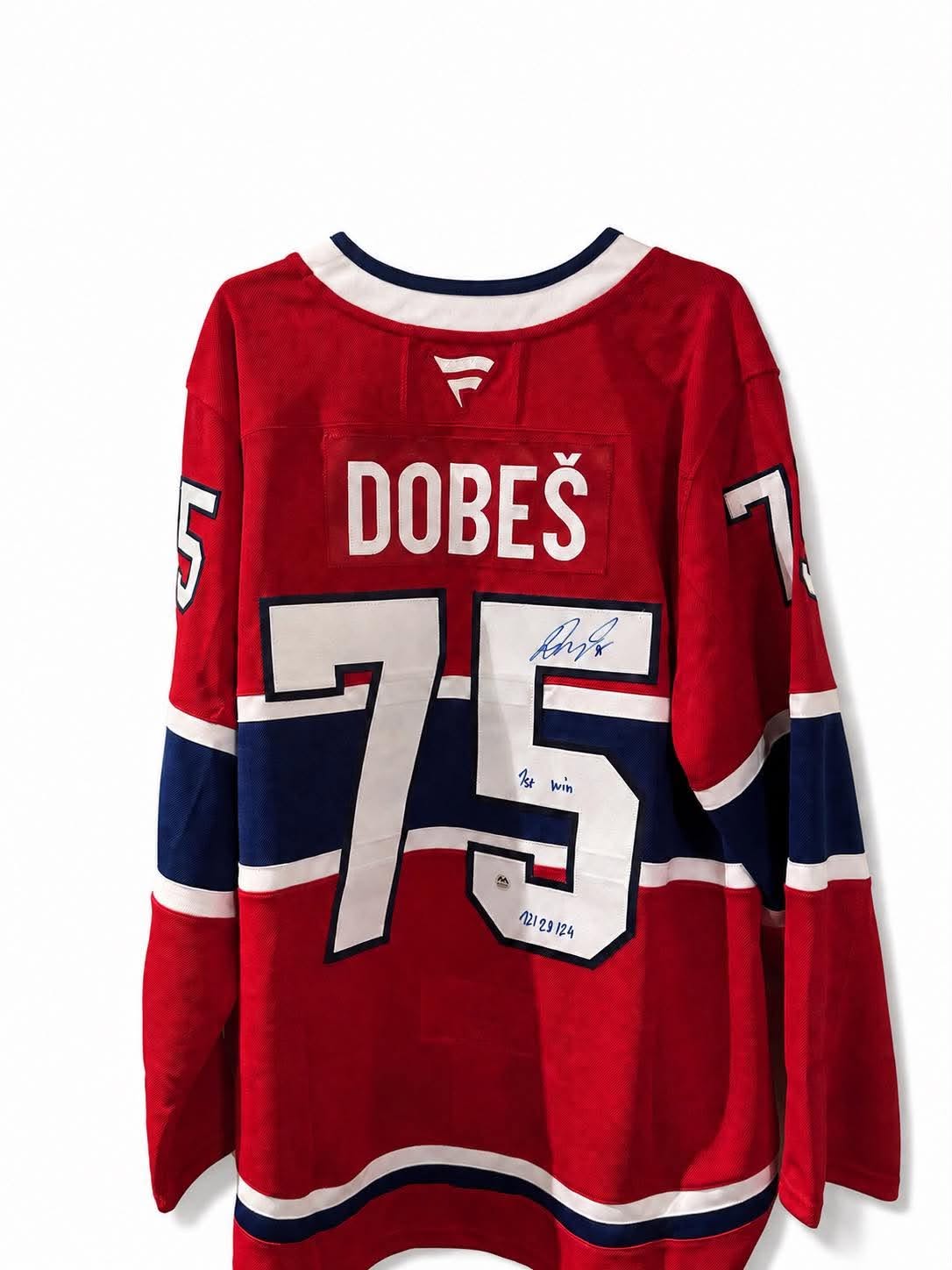 Jakub Dobes #75 –  Fanatics Premium Chandail home autographié avec inscription "first win"– COA